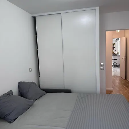Apartment Expo Cosy Appt T5 Avec Jardin *